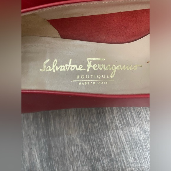 Salvatore Ferragamo Women’s Vara Red Leather Bow Low Pumps Size 8.5 /very narrow - Picture 2 of 12